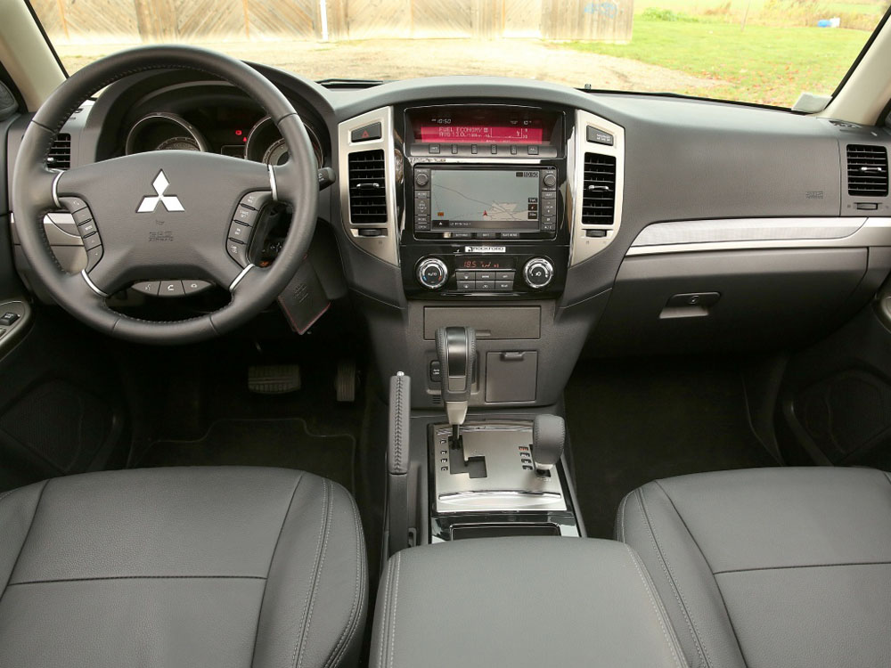Mitsubishi Pajero 2015