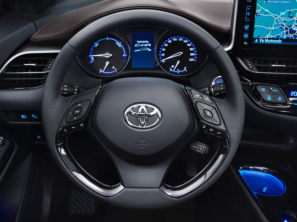 Toyota C-HR интерьер