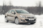 Opel-Astra-vs.-Renault-Fluence-8
