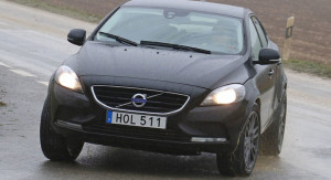 Volvo XC40 замечен на тестах без камуфляжа