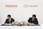 Mazda и Toyota 2016 Фото 3