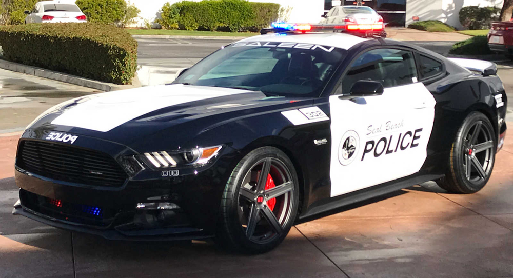 полицейский Saleen S302 Police Mustang 2018 01.