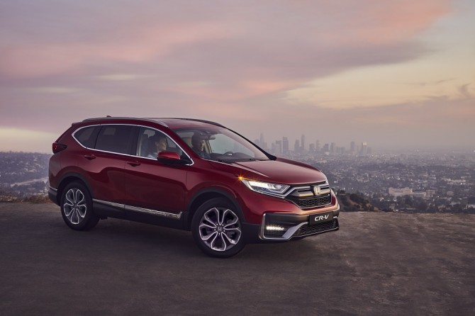 Honda CR-V - рестайлинговый кроссовер можно приобрести в России