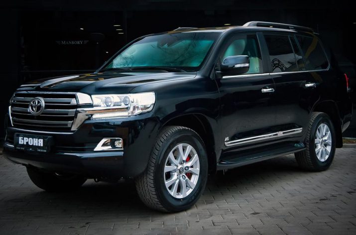 Самый дорогостоящий в РФ Toyota Land Cruiser стоит 10 000 000 рублей