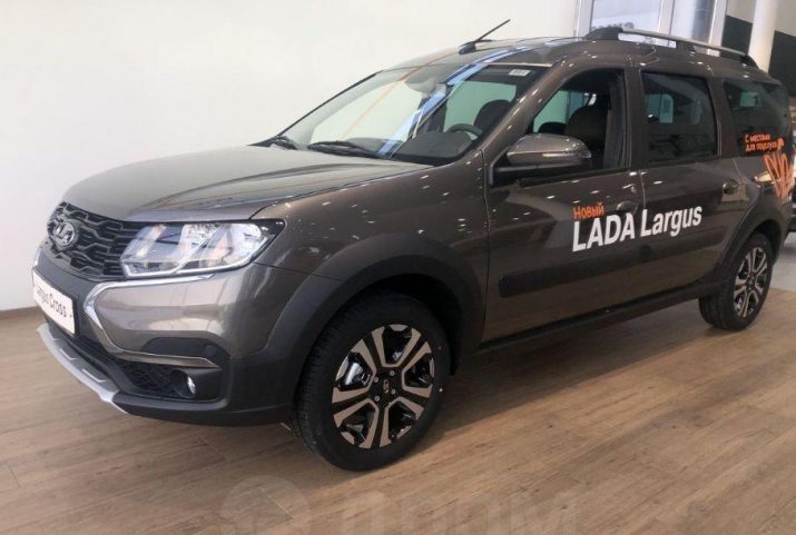 У дилеров появился рестайлинговый Lada Largus FL, стоит он более 1 000 000 рублей